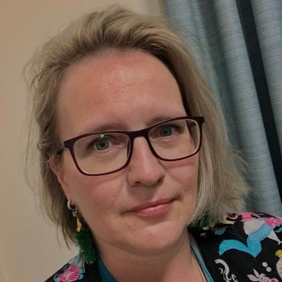 Meet your Posher, Michele - Picture 1 of 1